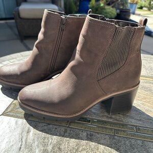 Naturalizer Chocolate Ankle Boots
